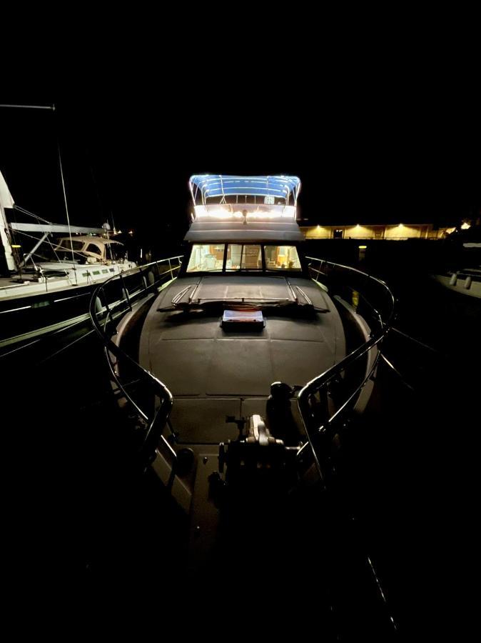 Отель Navi Yacht A Sete, 2 A 8 Couchages, Privatif Экстерьер фото