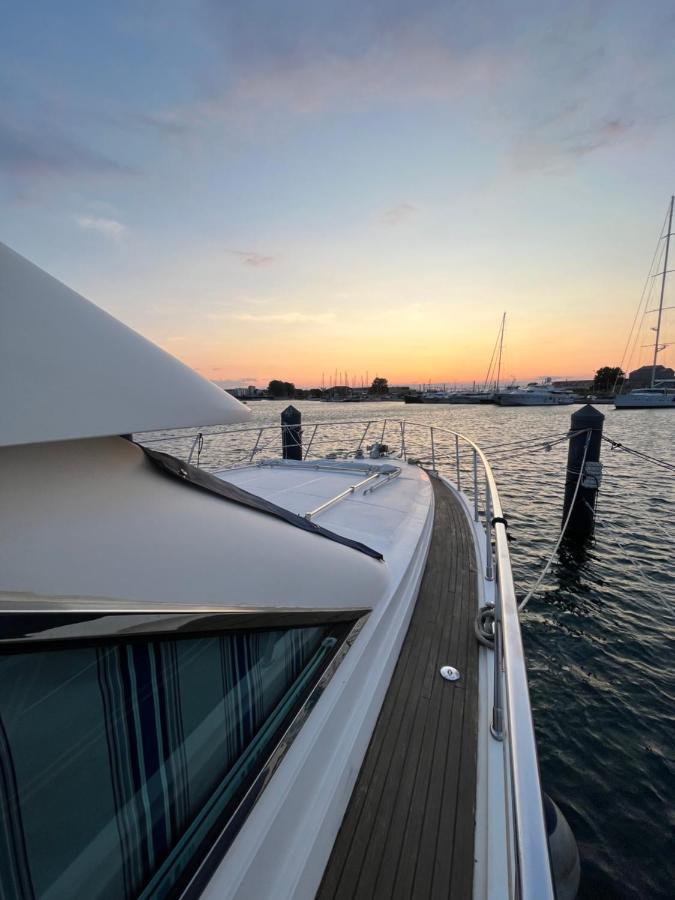 Отель Navi Yacht A Sete, 2 A 8 Couchages, Privatif Экстерьер фото